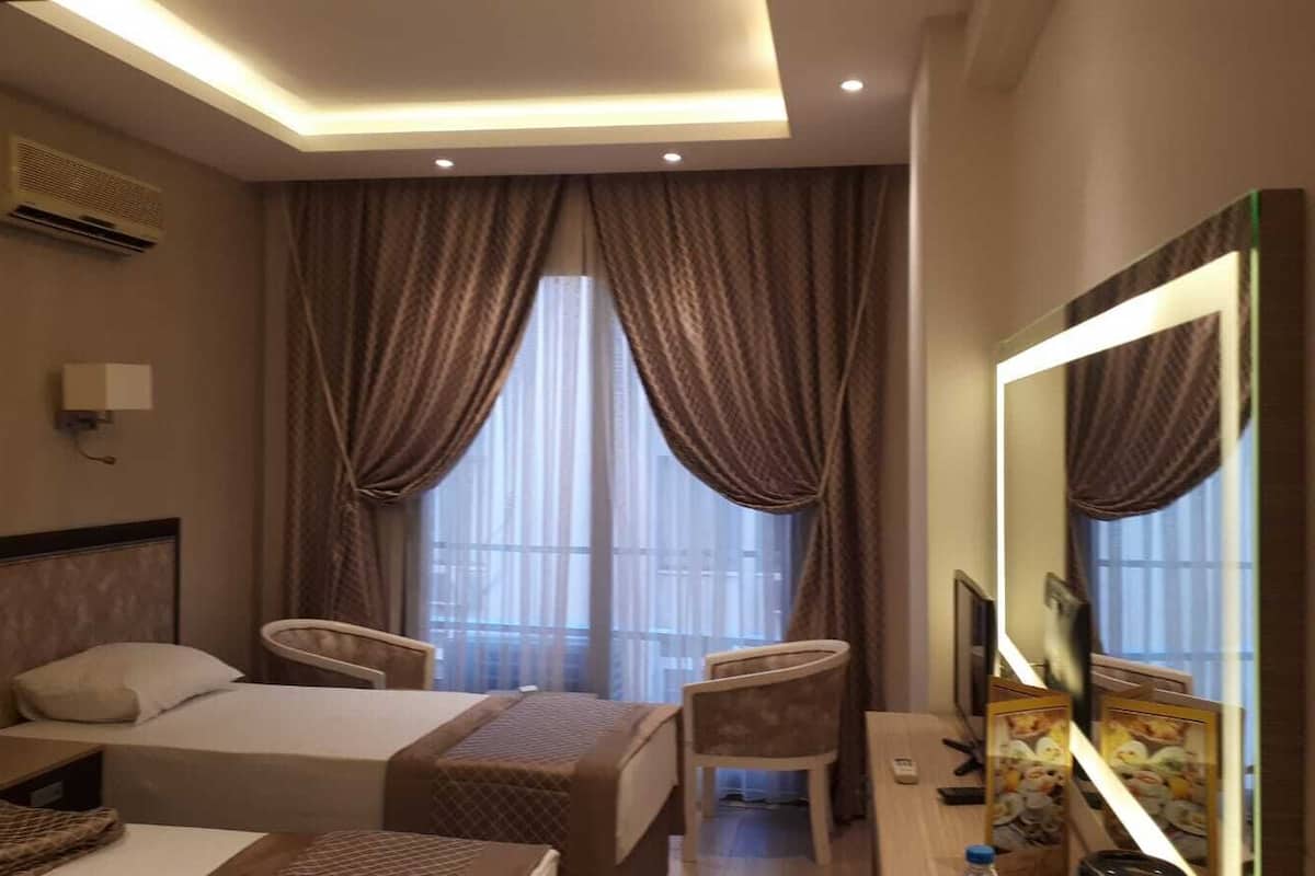 standard double or twin room | minibar, free wifi