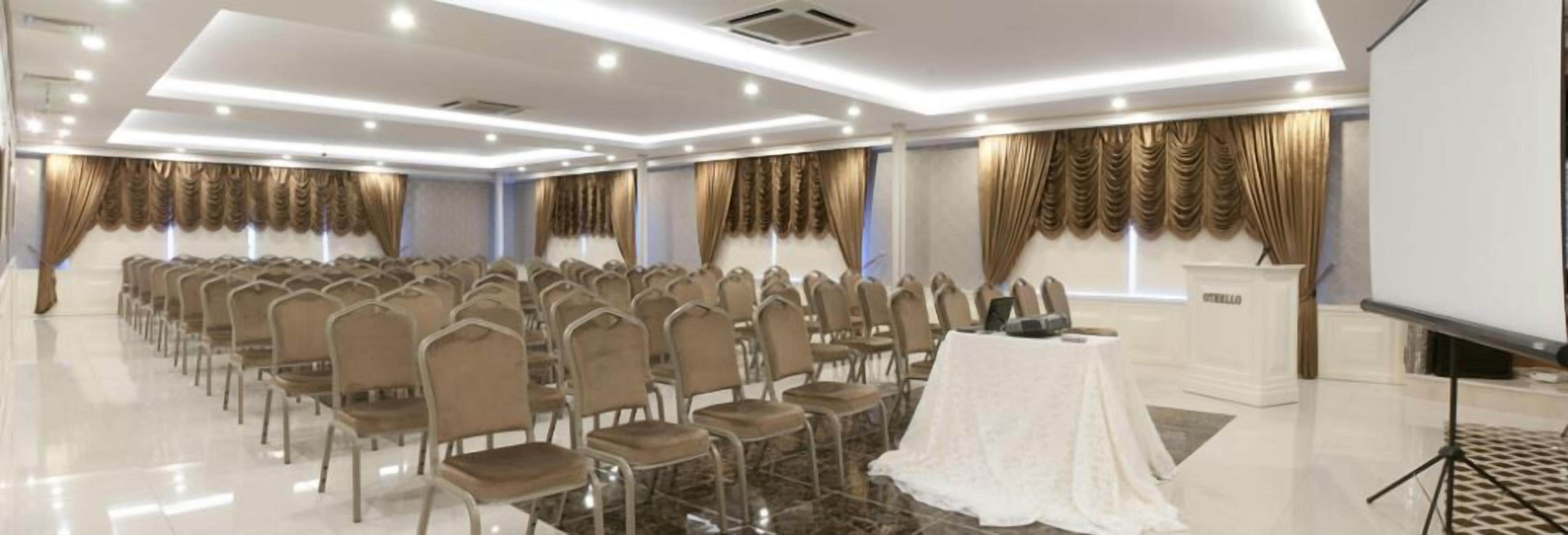 Photo - Othello Hotel