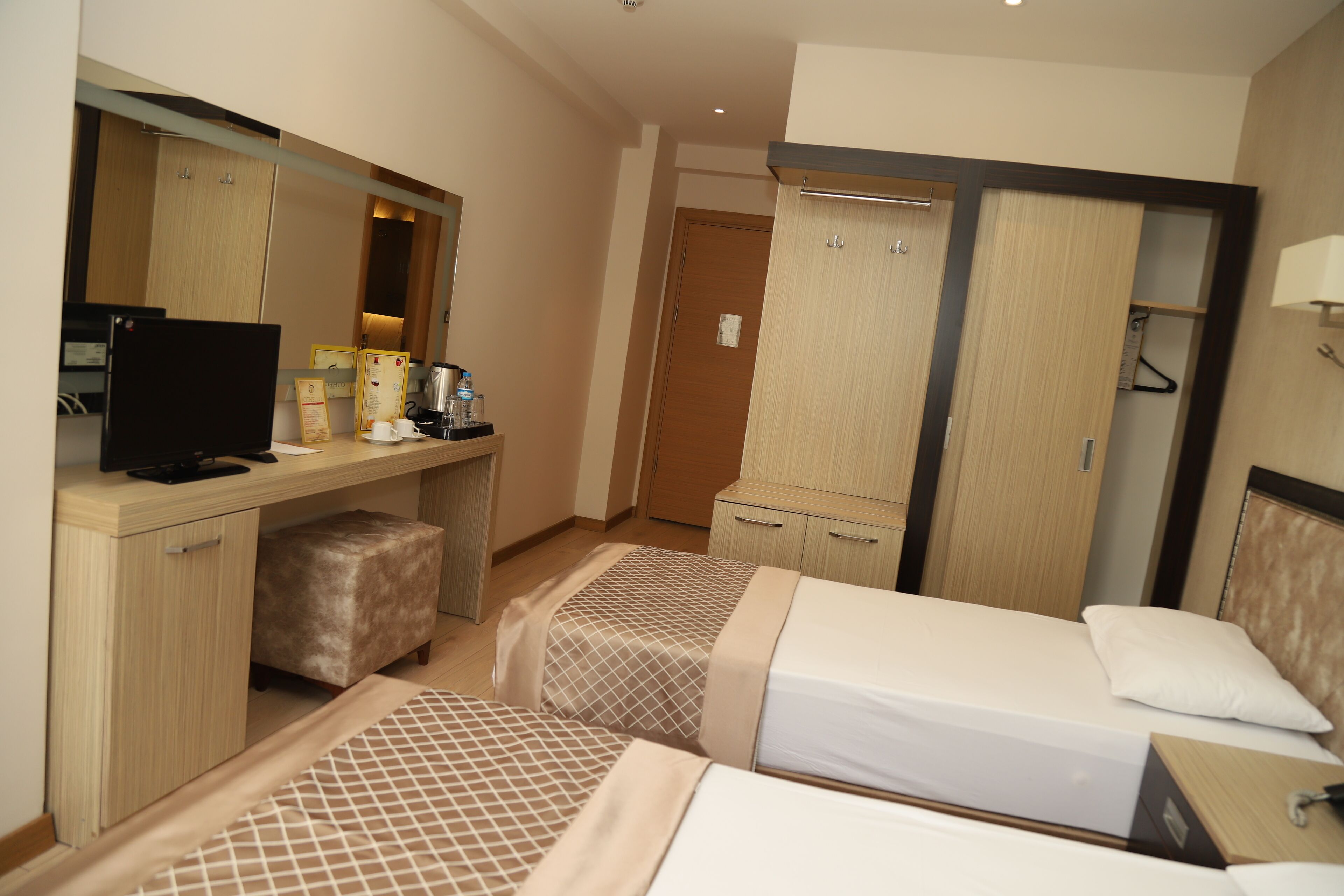 Photo - Othello Hotel