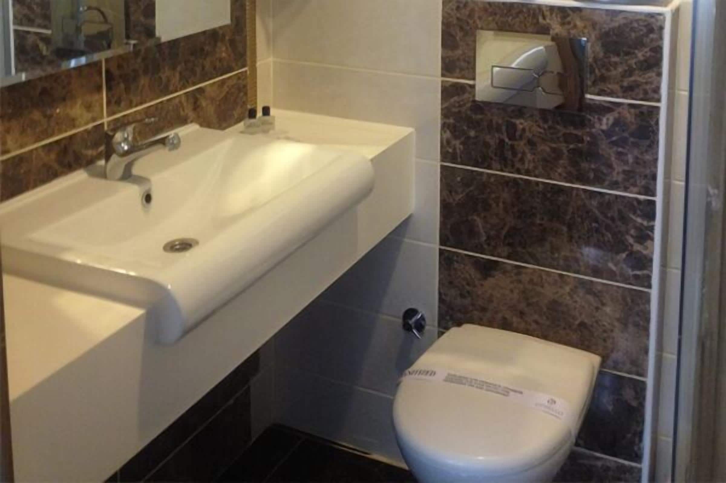 Photo - Othello Hotel