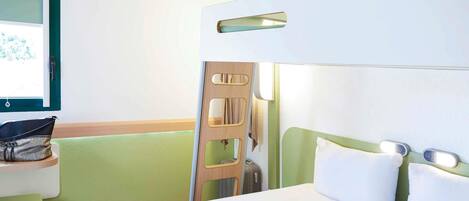 Desk, soundproofing, free cots/infant beds, free WiFi