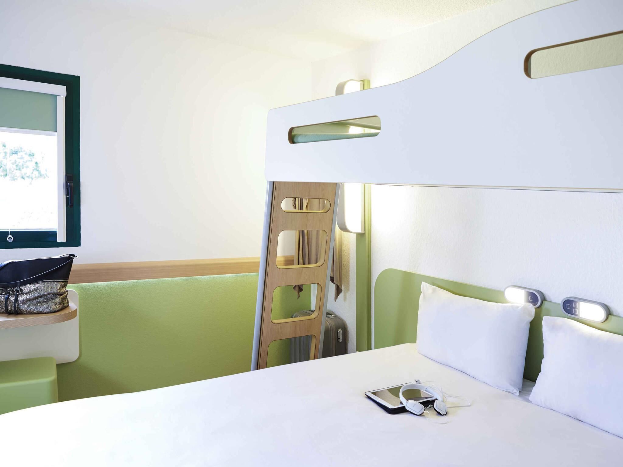 Chambre triple, Plusieurs lits | Bureau, système d’insonorisation, lit de bébé (gratuit)