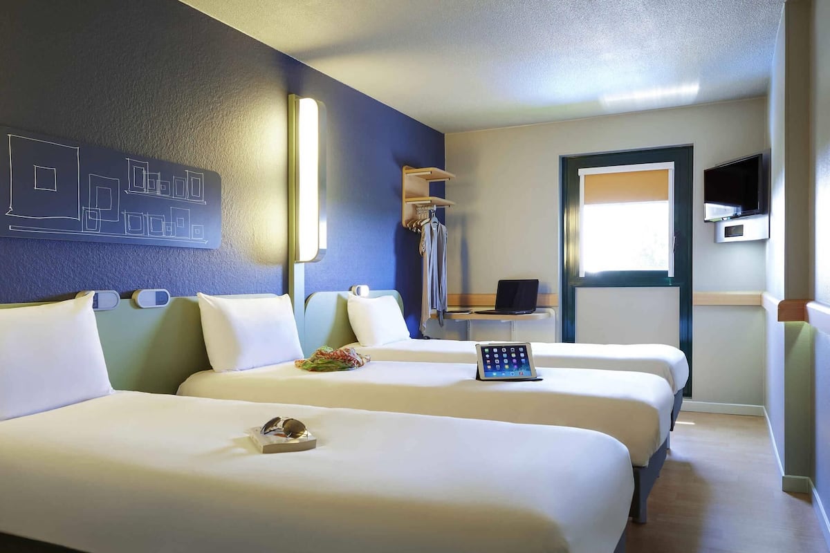 Triple Room, 3 Single Beds