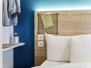 Soundproofing, free WiFi - hotelF1 Lorient (Caudan)