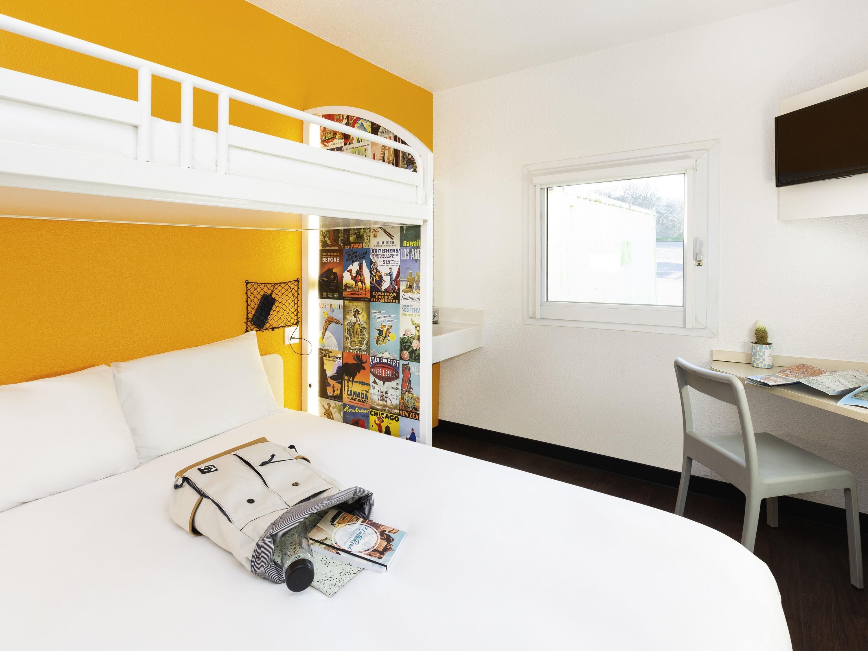 Chambre Triple, plusieurs lits (salle de bain commune)