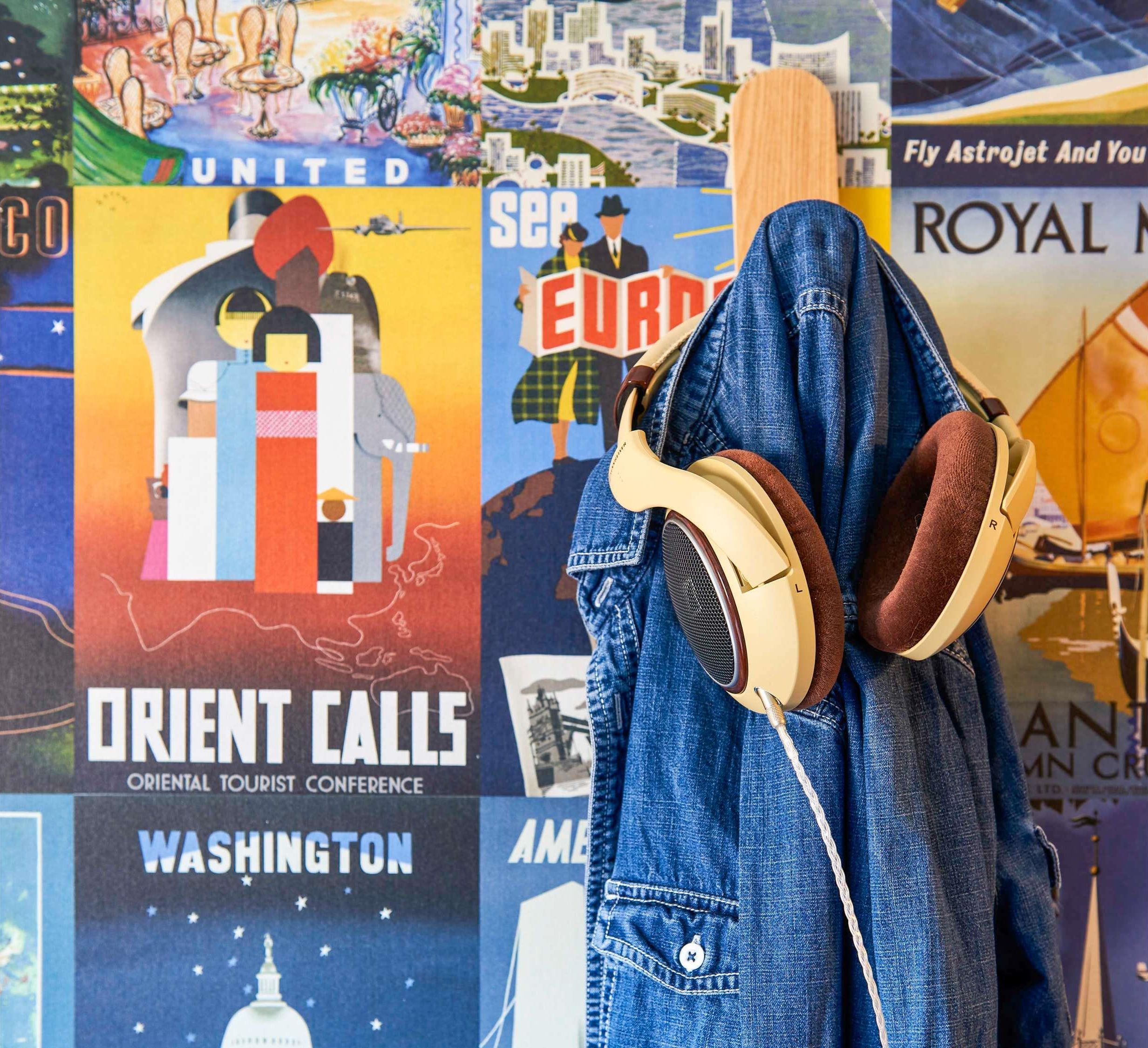 Un cartel con el texto destacado "Orient Calls" y "Washington".