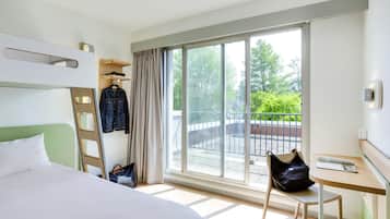 Triple Room, Multiple Beds | Desk, blackout curtains, soundproofing, iron/ironing board
