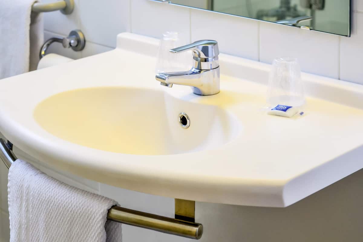 Bureau, rideaux dâobscurcissement, systĂšme dâinsonorisation