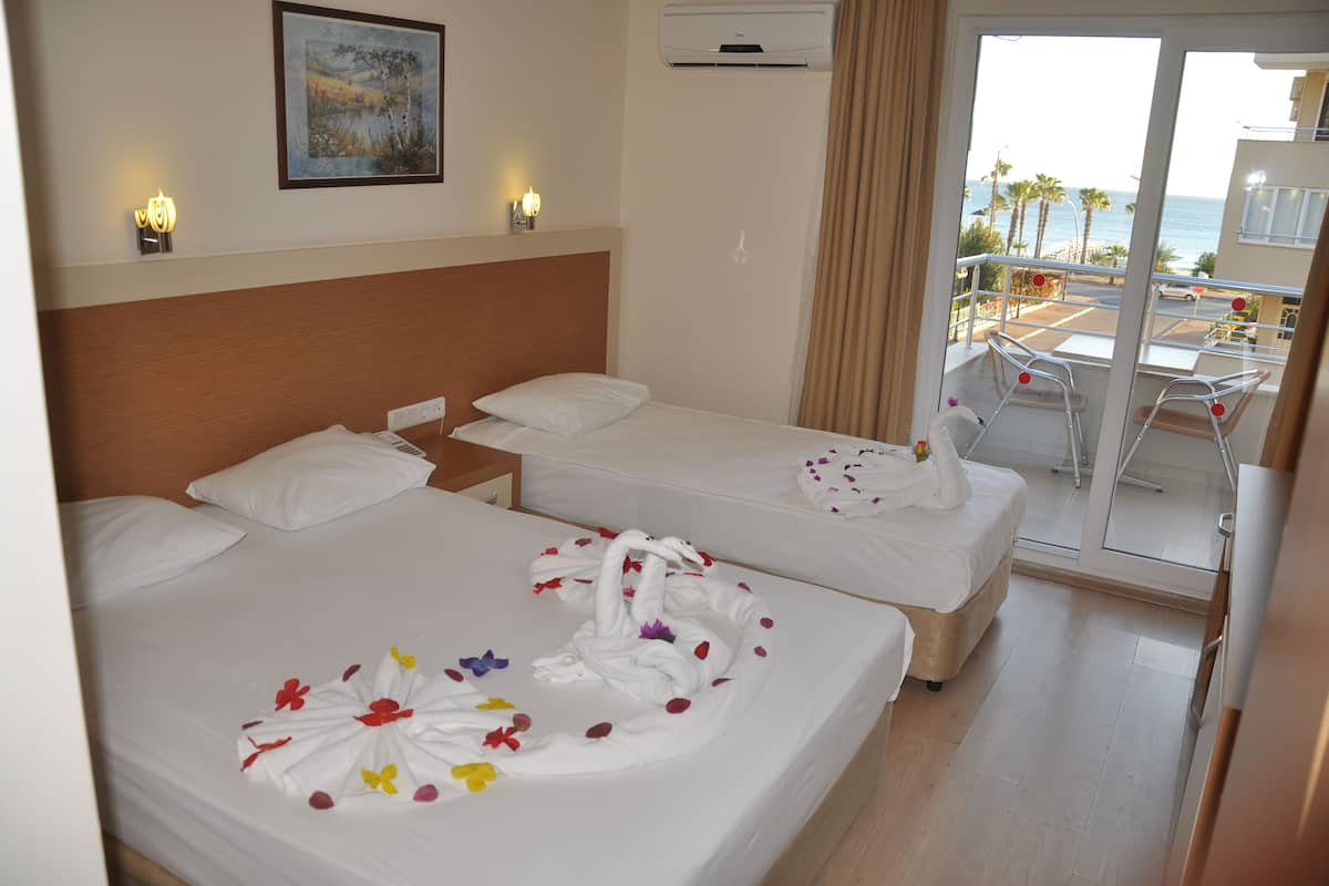 Roupas de cama premium, quartos à prova de som, Wi-Fi (sobretaxa)
