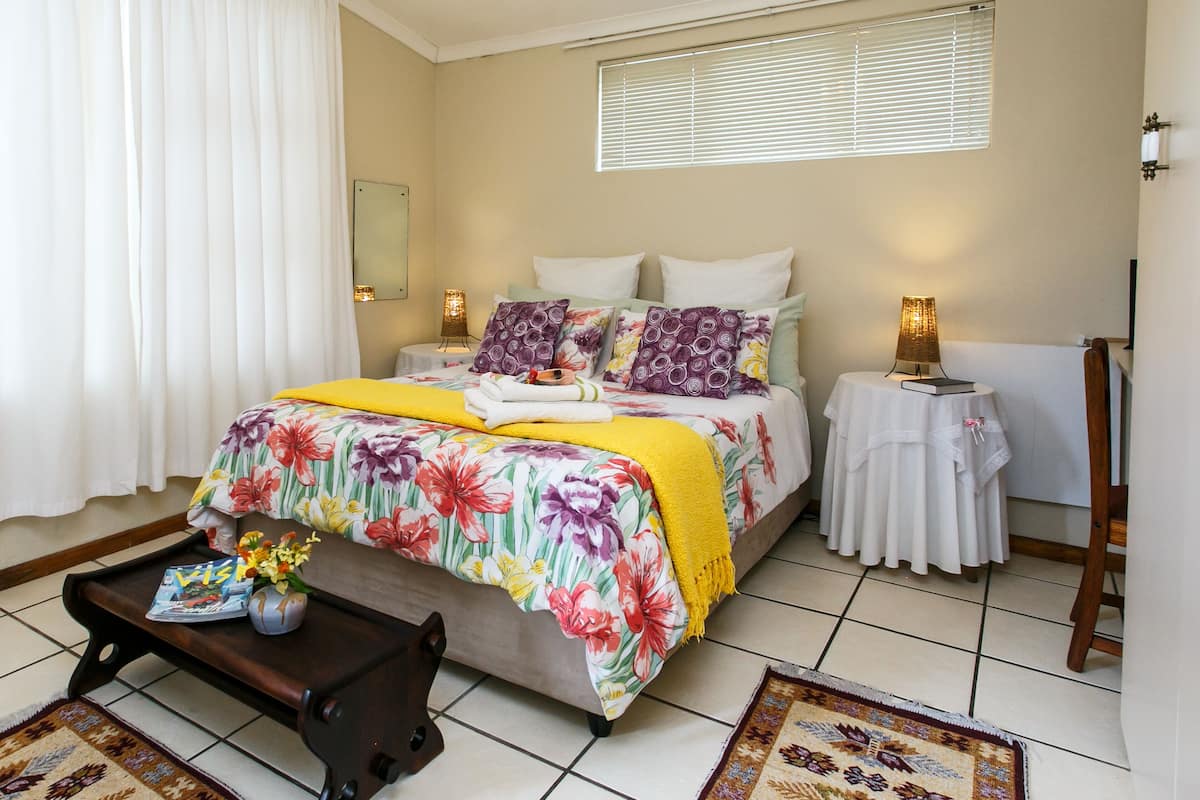 Egyptian cotton sheets, premium bedding, down duvets, pillow-top beds