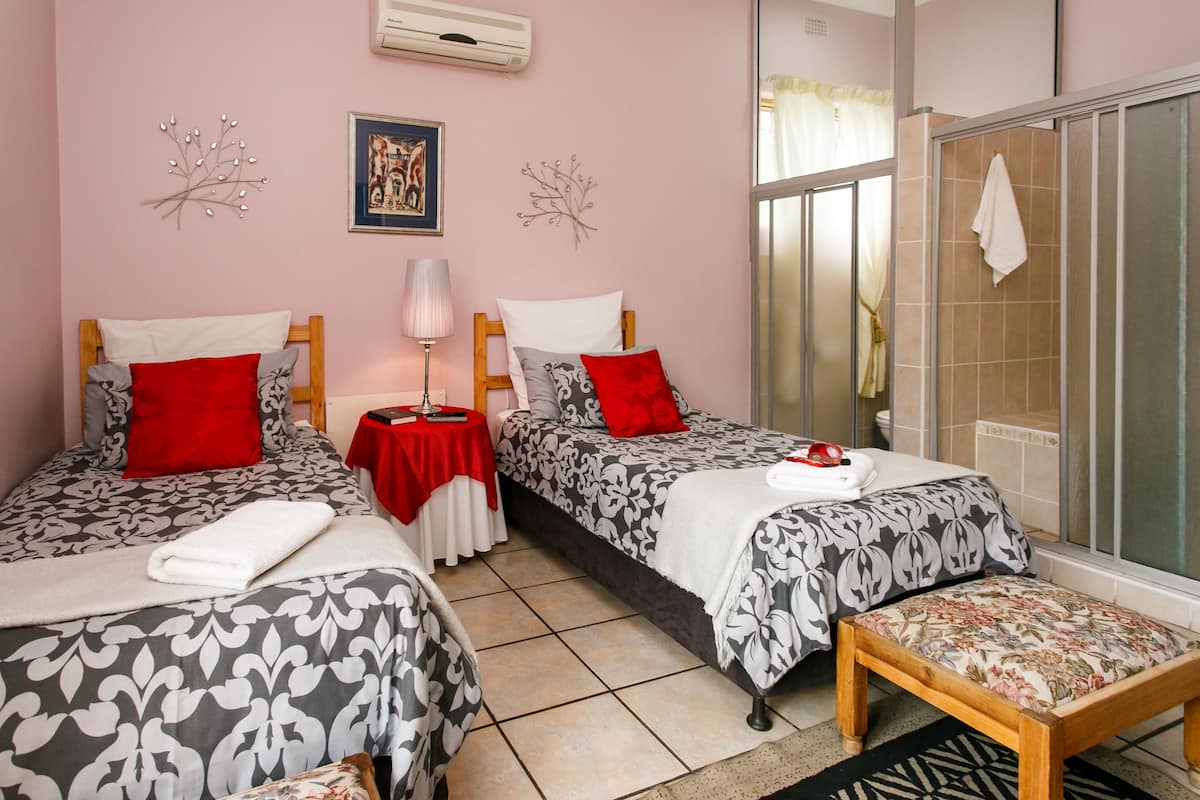 Egyptian cotton sheets, premium bedding, down duvets, pillow-top beds