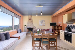 Superior House, Sea View (Panoramic) | Living area