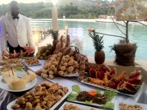 Free daily buffet breakfast  - Abaka Bay Resort (Ile-a-Vache)