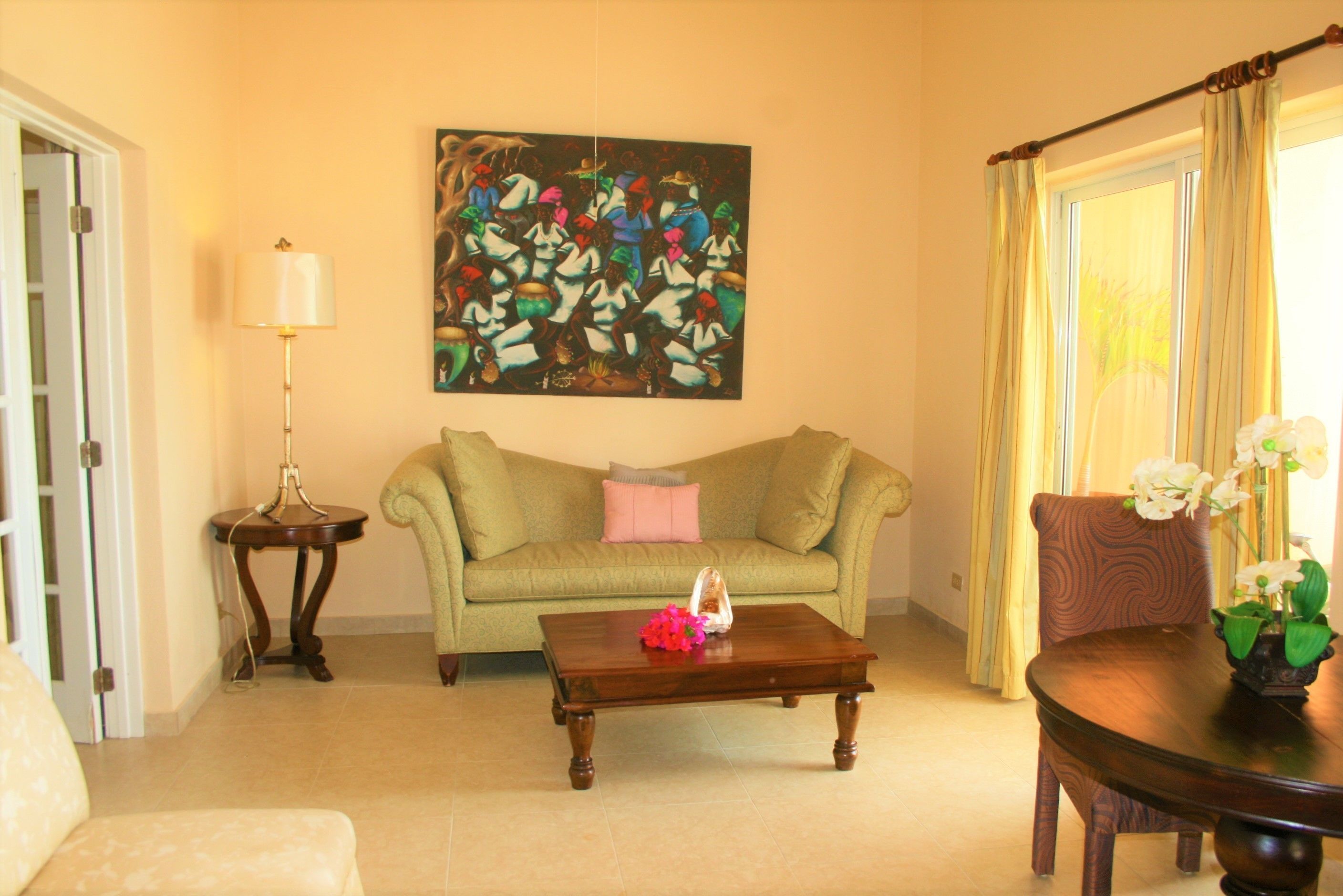 luxury suite, 1 king bed | living room