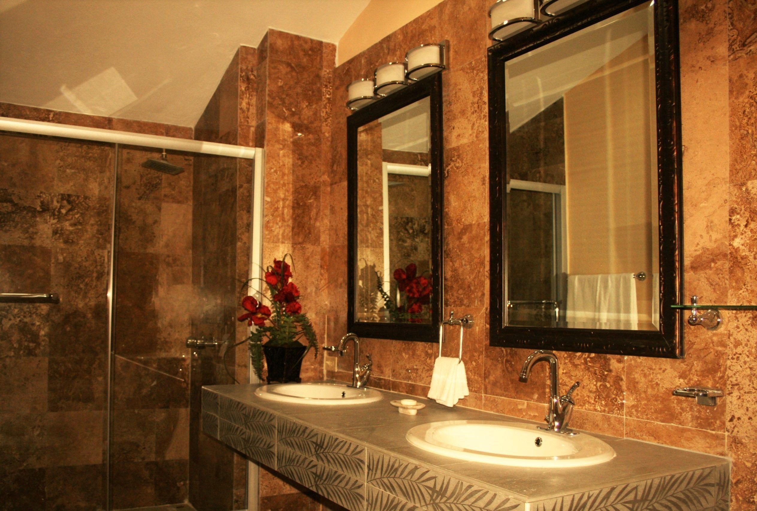 beach front jr. suite  | bathroom | shower, towels