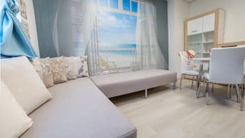 Deluxe Apartment, 1 Bedroom (Varna, bul. Tzar Osvoboditel 23B) | Living area | TV