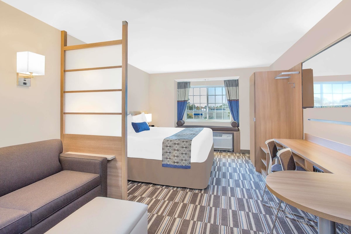 Desk, iron/ironing board, free WiFi, bed sheets
