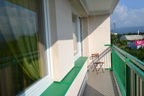 Appartement, 2 slaapkamers, keuken, uitzicht op bergen | Balkon