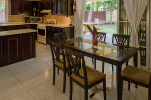 Superior Apartment, 3 Bedrooms | Private kitchenette