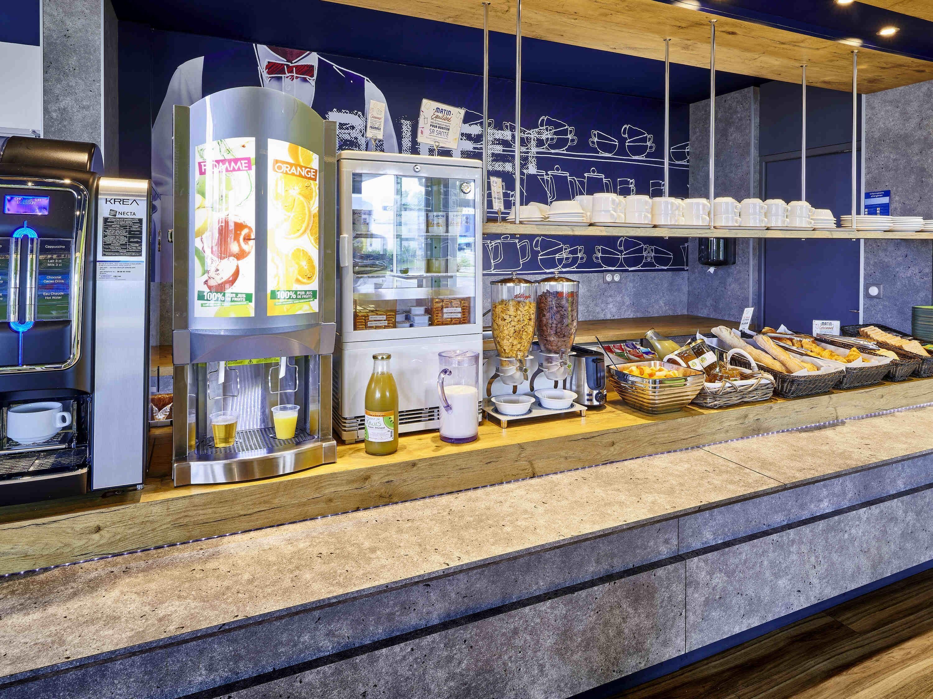 triple room, multiple beds | desk, free wifi, bed sheets