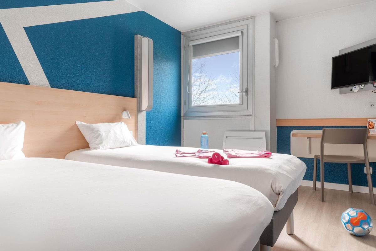 Zweibettzimmer, 2 Einzelbetten | Kostenloses WLAN, Bettwäsche