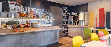 Desayuno buffet todos los días (con cargo)