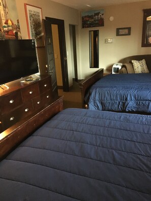 Basic Room, 2 Queen Beds