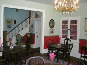 Free daily local cuisine breakfast  - Oak Manor Inn (Hartsville)