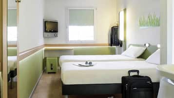 Twin Room, 2 Katil Bujang (Single) | Meja, kalis bunyi, katil bayi/kot (percuma), Wi-fi percuma