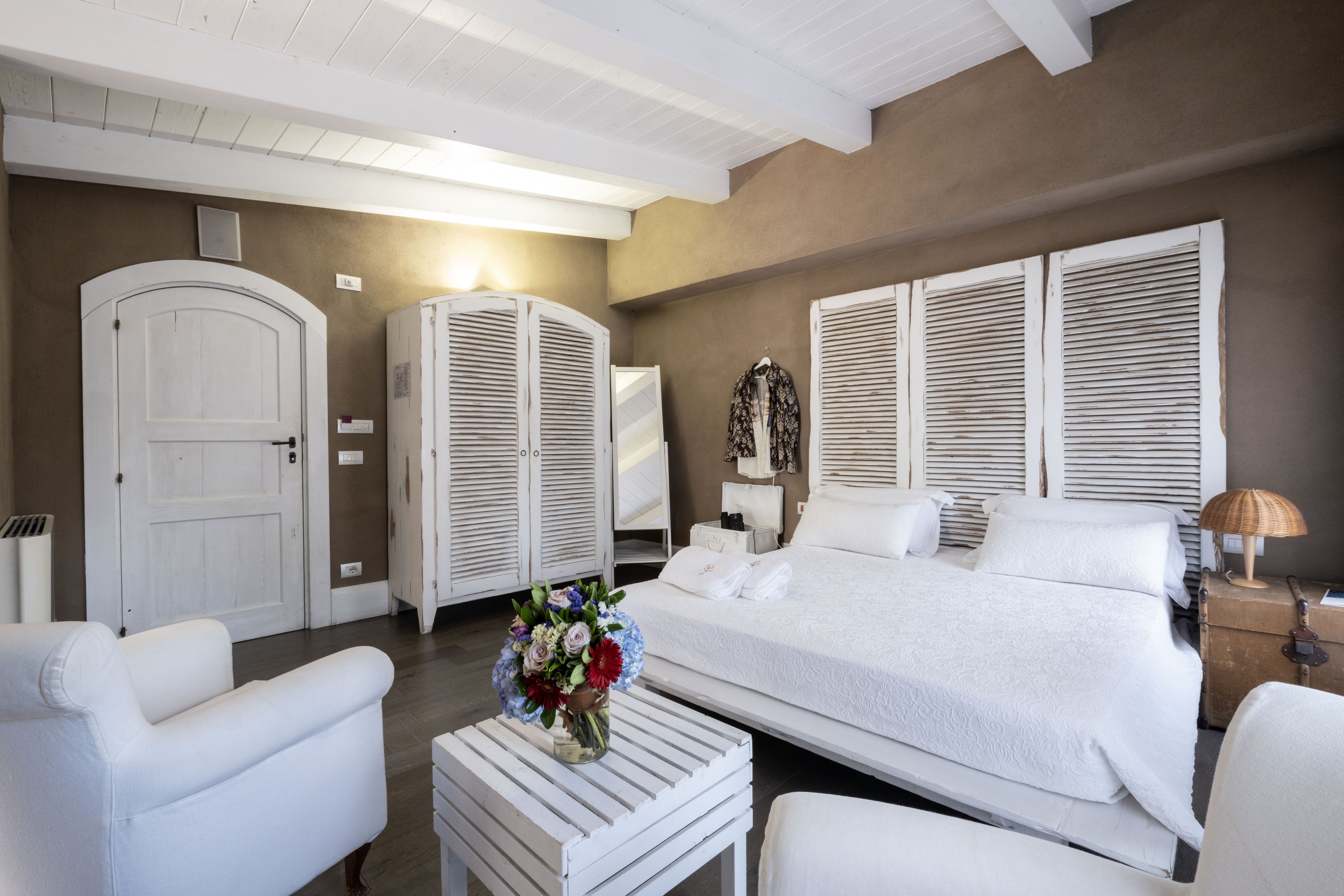 Hochwertige Bettwaren, Minibar, Zimmersafe, Schreibtisch