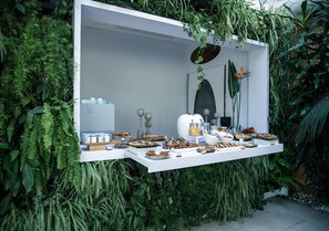 Tägliches inbegriffenes Frühstücksbuffet