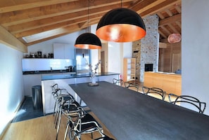 Superior Apartment (T6) | Private kitchen | Full-sized fridge, microwave, oven, stovetop - Résidence Les Cîmes (La Clusaz)