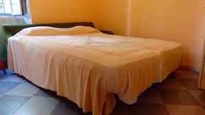 Standard Double Room, Shared Bathroom | Free WiFi