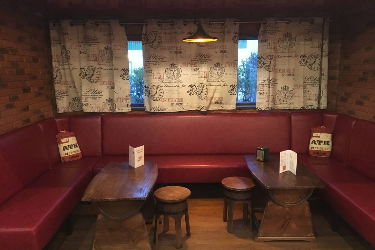 breakfast and dinner served, french cuisine