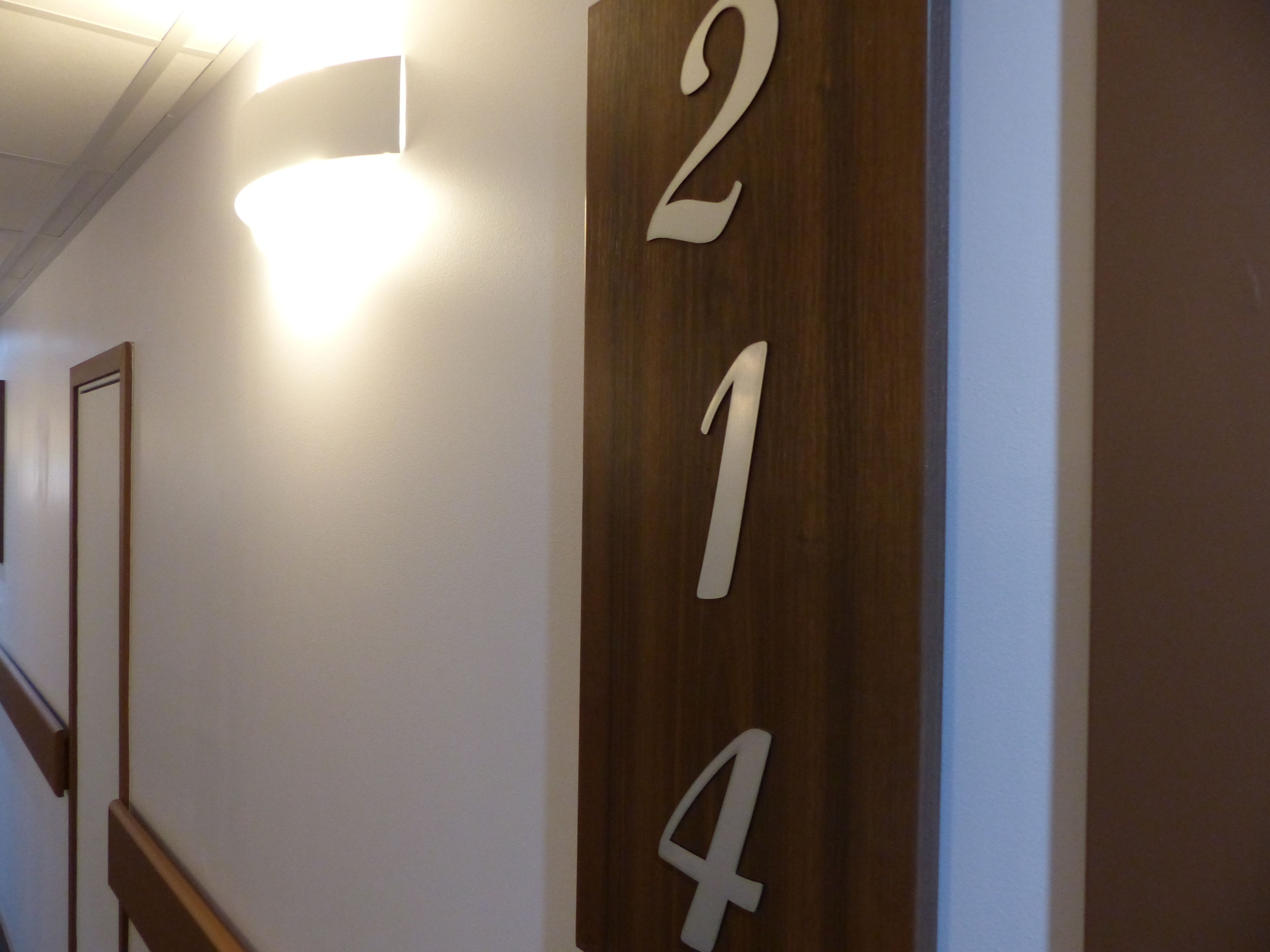 premium bedding, desk, free cots/infant beds, free wifi