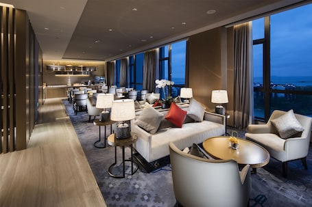 Executive Room, 1 King Bed, Club Lounge Access | View from room