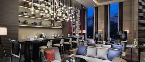 2 bares o lounges
