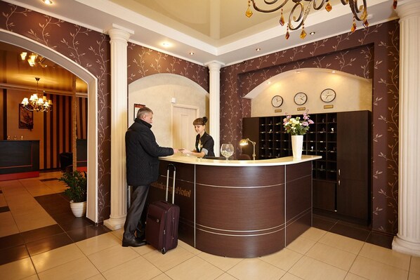 Reception - Vladimirskaya Hotel (Belgorod)