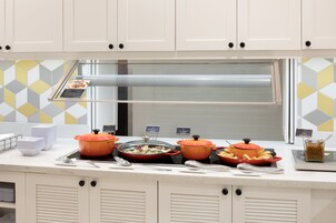 Free daily on-the-go breakfast