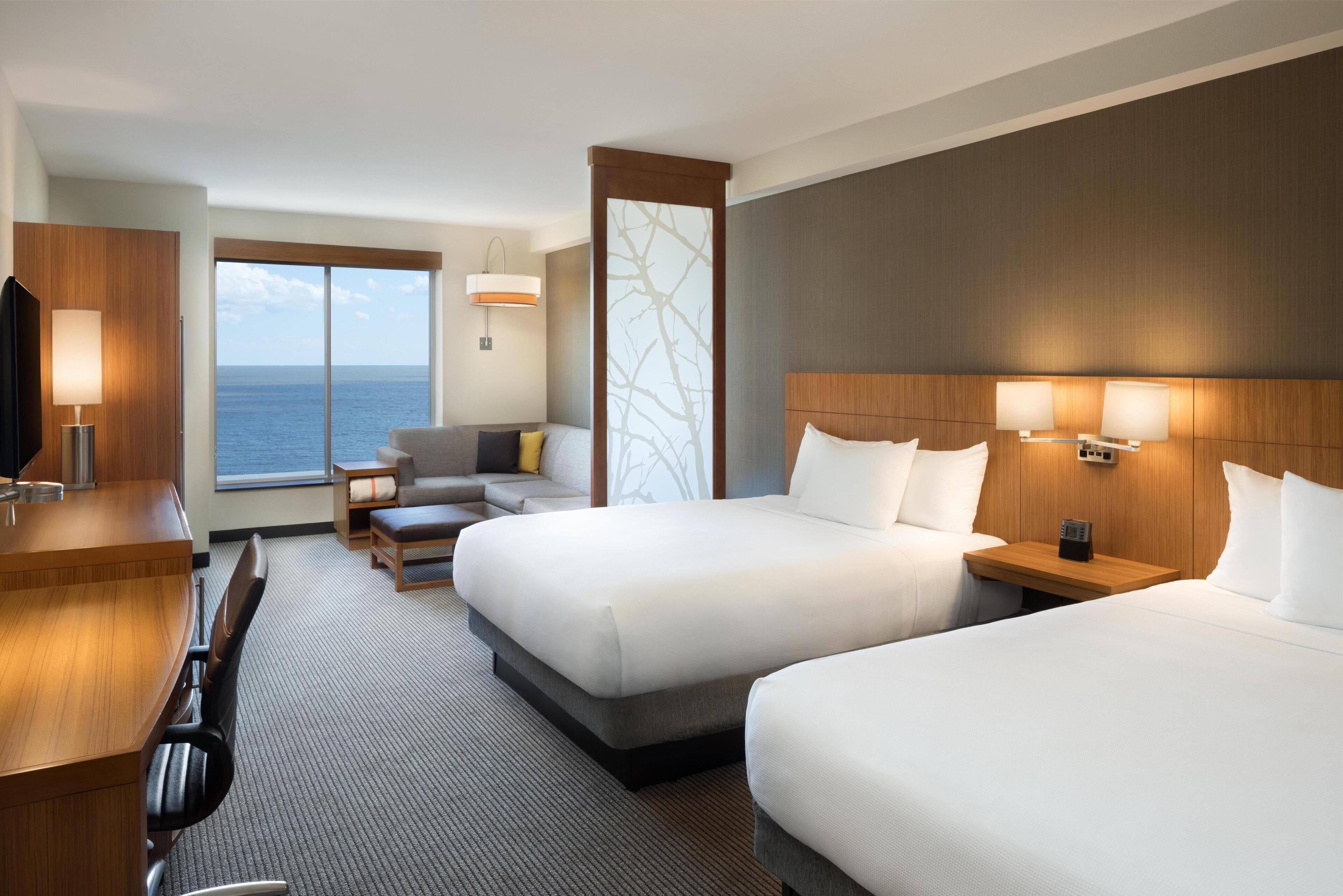 Premium bedding, in-room safe, desk, iron/ironing board