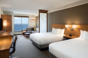 Premium bedding, in-room safe, desk, iron/ironing board