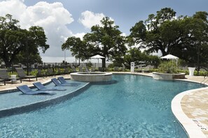 Piscine extérieure, piscine chauffée