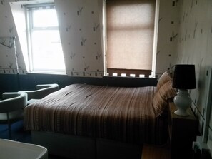 واي فاي مجانًا وملاءات أسرّة