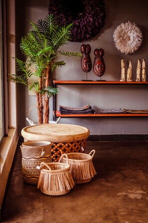 Gift shop - Bushveld Terrace Safari Hotel, Lodge & Spa (Phalaborwa)
