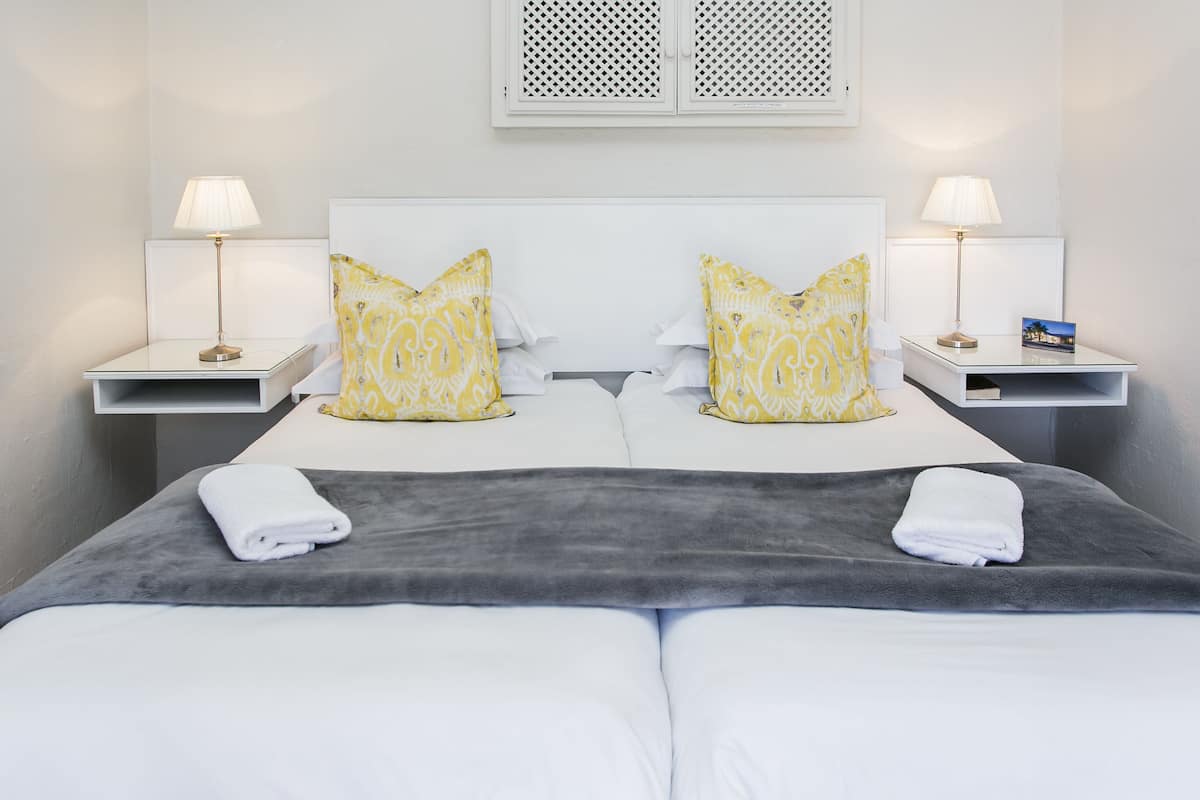 Deluxe Room, 1 Bedroom (Deluxe Room Twin + Bunker) | Bed sheets