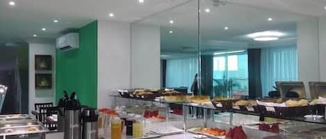 Petit déjeuner buffet compris tous les jours