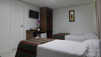 1 dormitorio, minibar, escritorio