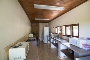 Fridge, microwave, stovetop, electric kettle