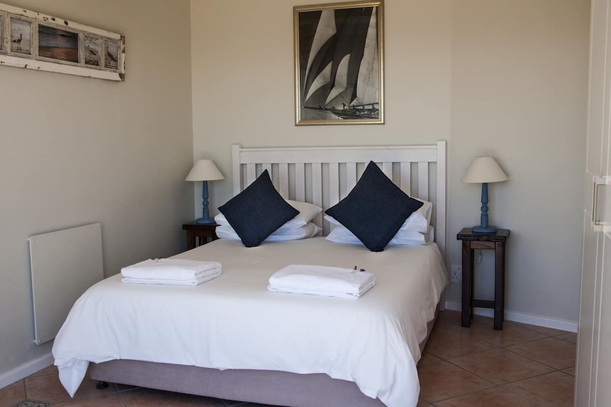 Superior Apartment - panoramic sea views | Egyptian cotton sheets, premium bedding, pillowtop beds