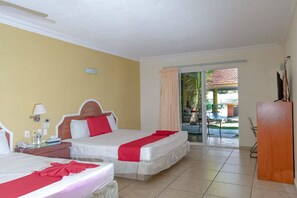 Escritorio y ropa de cama 